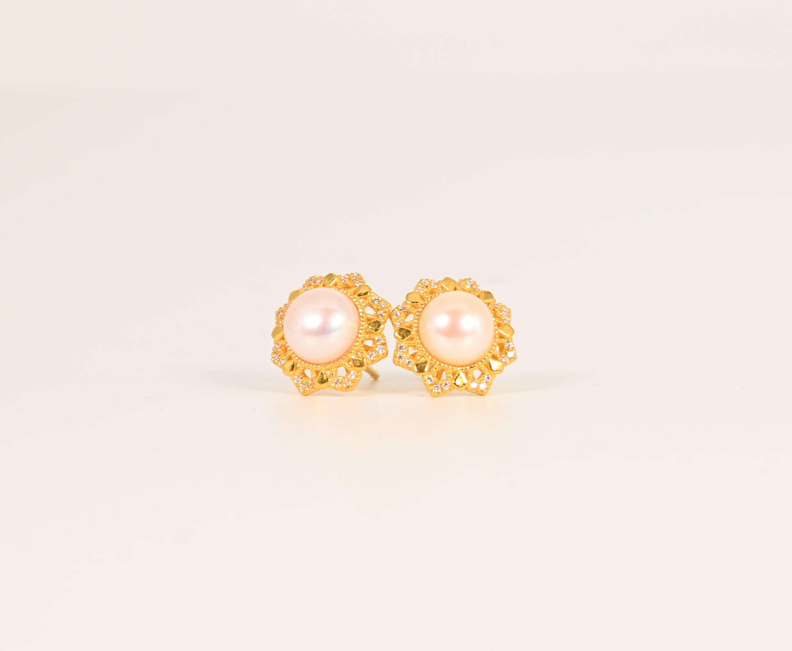 Pearl Eartop